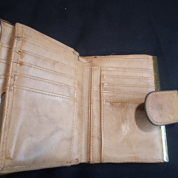 BRIGTHON: a Leather Wallet. #1 - Picture 5 of 9